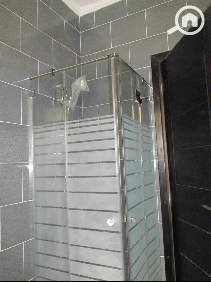 4 08b72d9e-f611-44e8-ab40-9b0777245d70. jpg