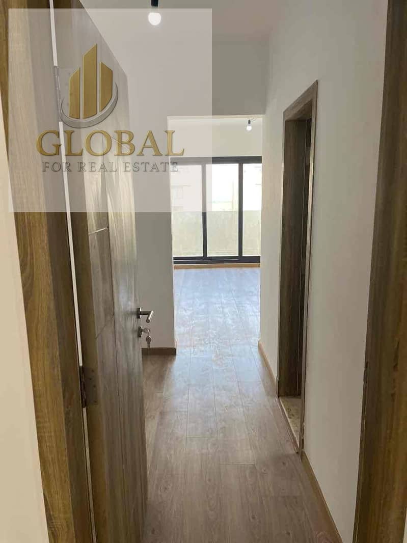 7 2af4bf11-d1cf-4ca7-a5f1-8b202814f876. jpg