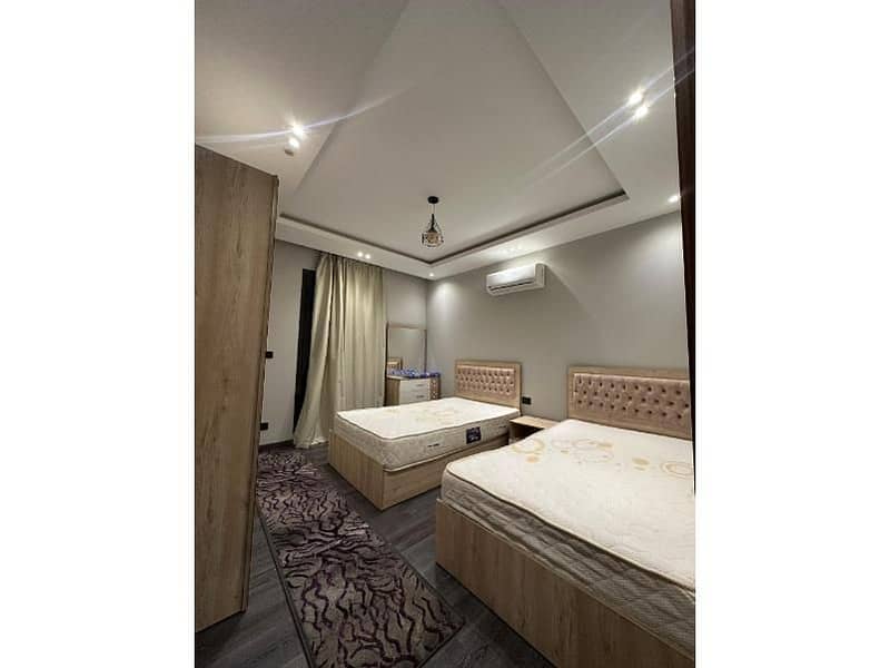 4 5b60ac07-5626-4772-b678-636a1ff5889d. jpg