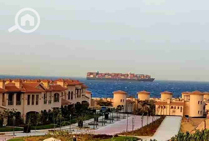 10 2377063-8549co. webp