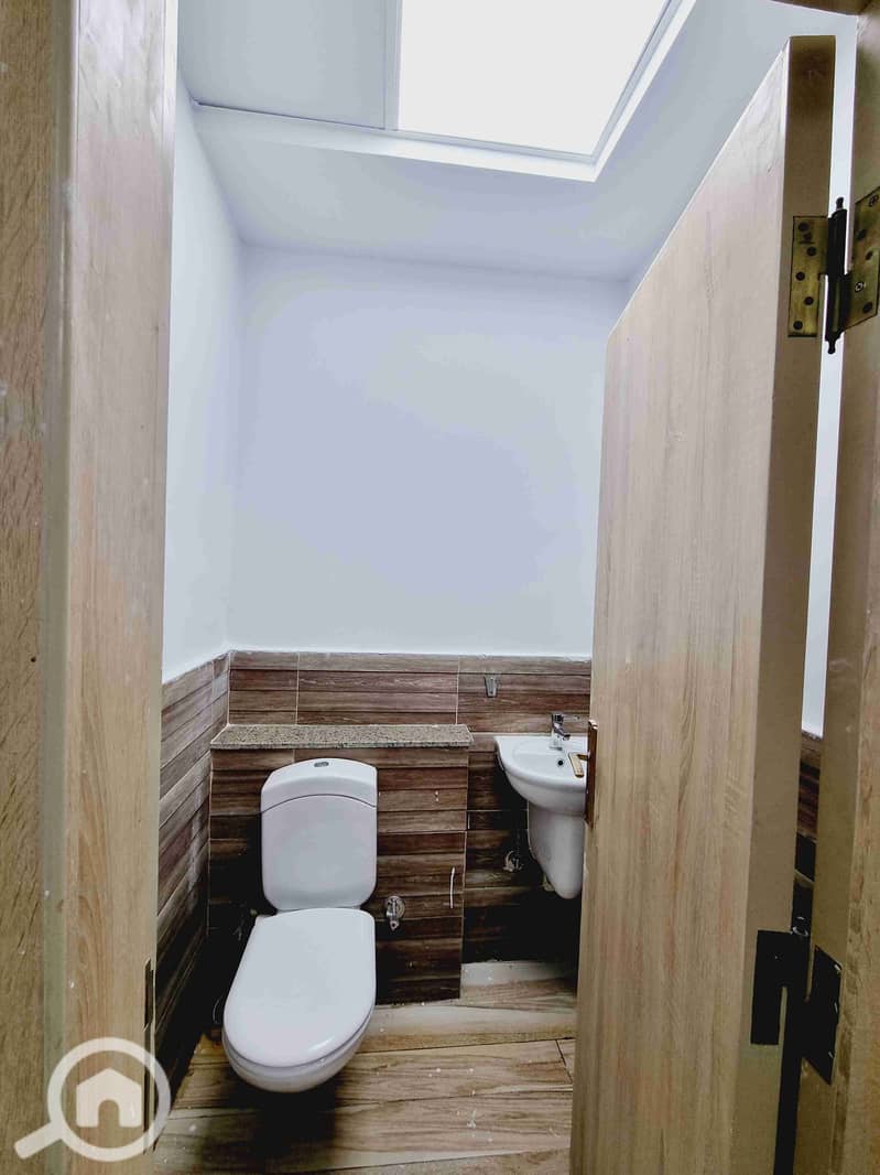 9 ٢٠٢٥٠٢١٦_١٩٠٥٣٢. jpg