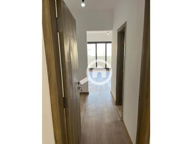 6 06c9c0a0-a1d8-4ad6-a4d8-a1c50edbd81b. jpg