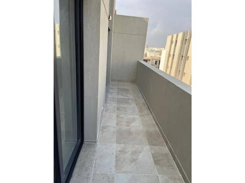 7 8901cc16-2bb7-46f7-b548-2b63e2819b93. jpg