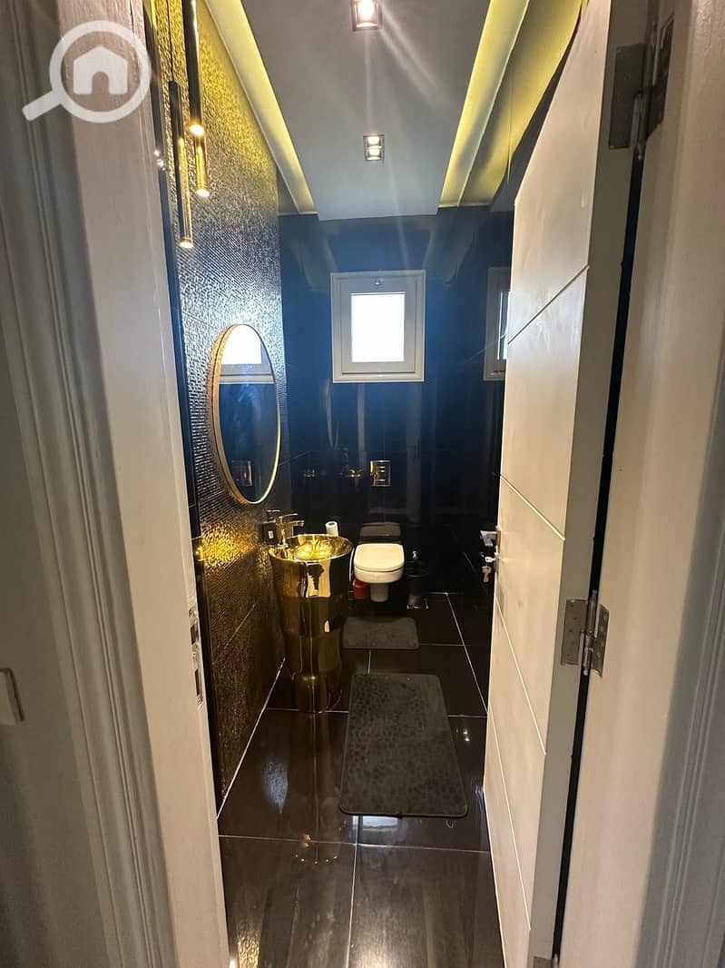 11 53678c92-3dae-4d2d-9eda-ed332637a843. jpeg