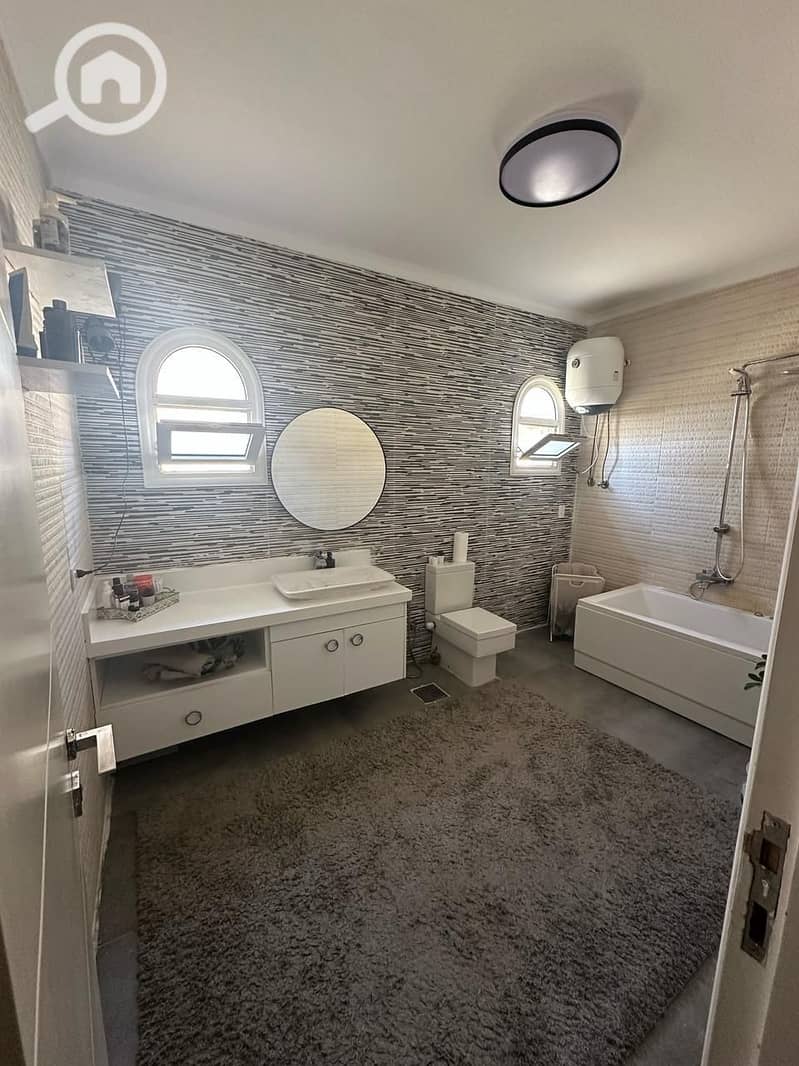 31 c6e962a5-9eaa-4cbb-b107-bd05fe7366c7. jpeg