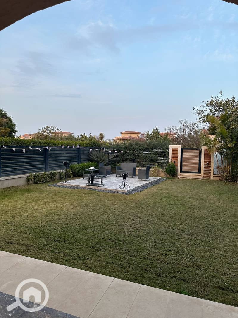 32 c095b347-4677-4e70-bfe9-215c73ce3450. jpeg