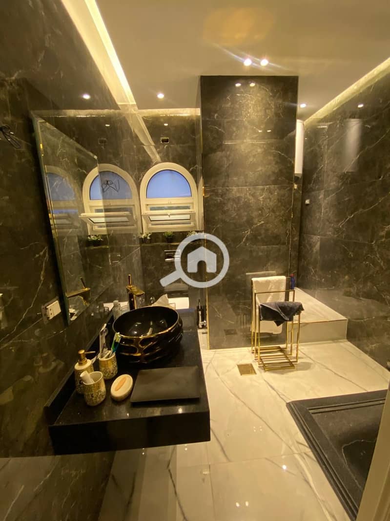 12 b01b0b5c-5cc9-46fe-b05e-c006da3e1916. jpeg