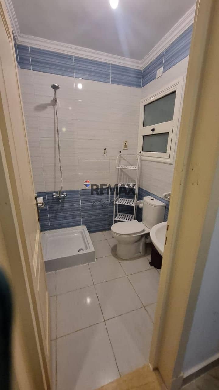 12 8a9115b3-1ae2-44c4-a511-58f23e95ff39. jpg