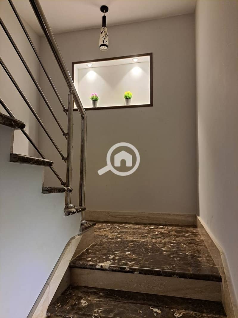 8 28539ce4-97a4-4e83-ac7f-2c08102d525d. jpg