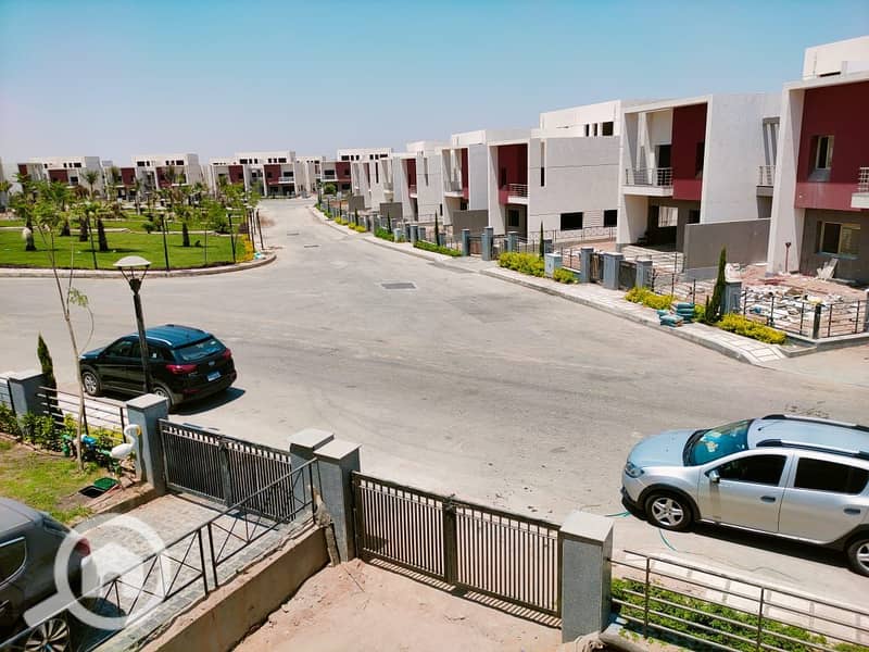 5 ddd5f0c0-523c-49e5-8d89-7bc19b64fabd. jpg