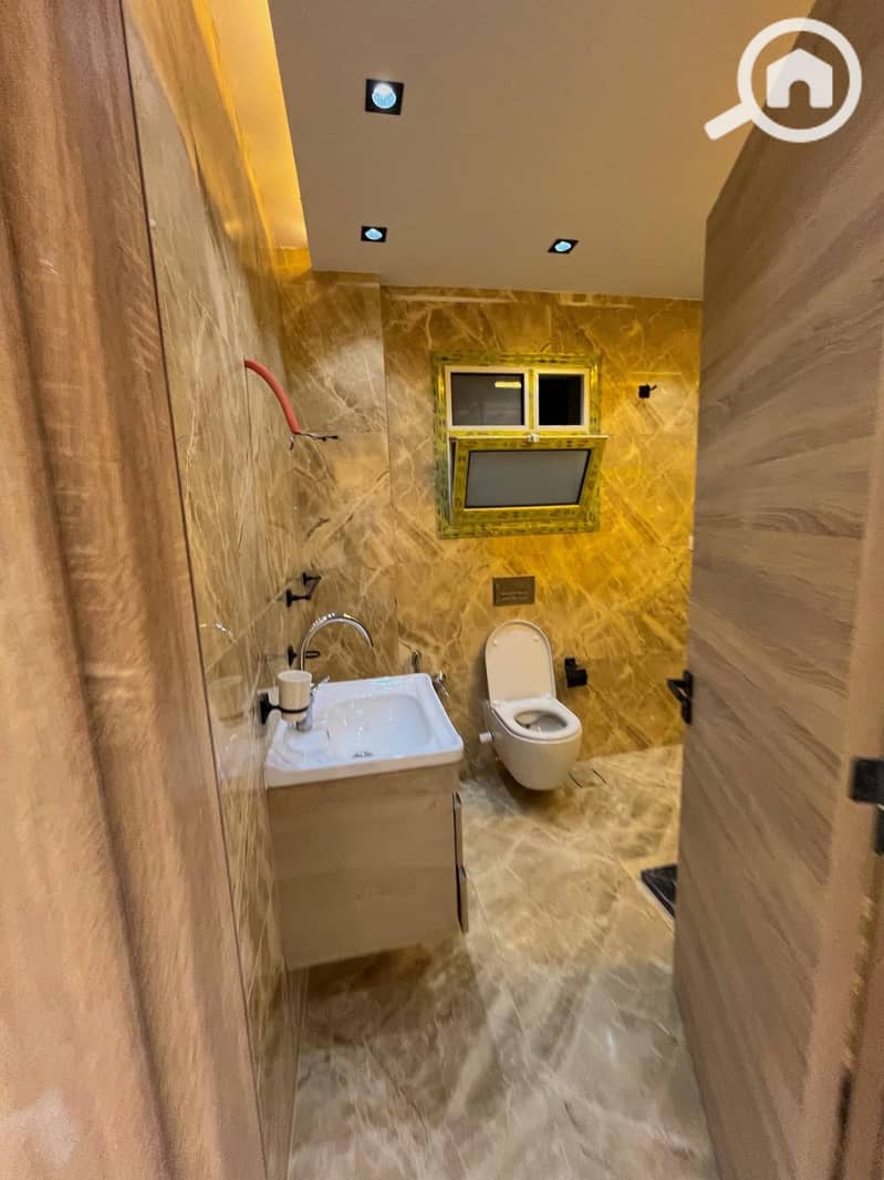 8 c45b9d78-13ad-4c44-9c87-bc294a5b0d1e. jpg