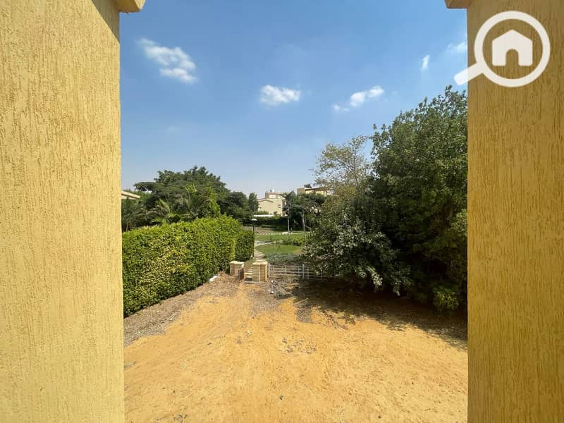 4 0c744475-527c-4b5e-8a3b-bb5747cf850c. jpg