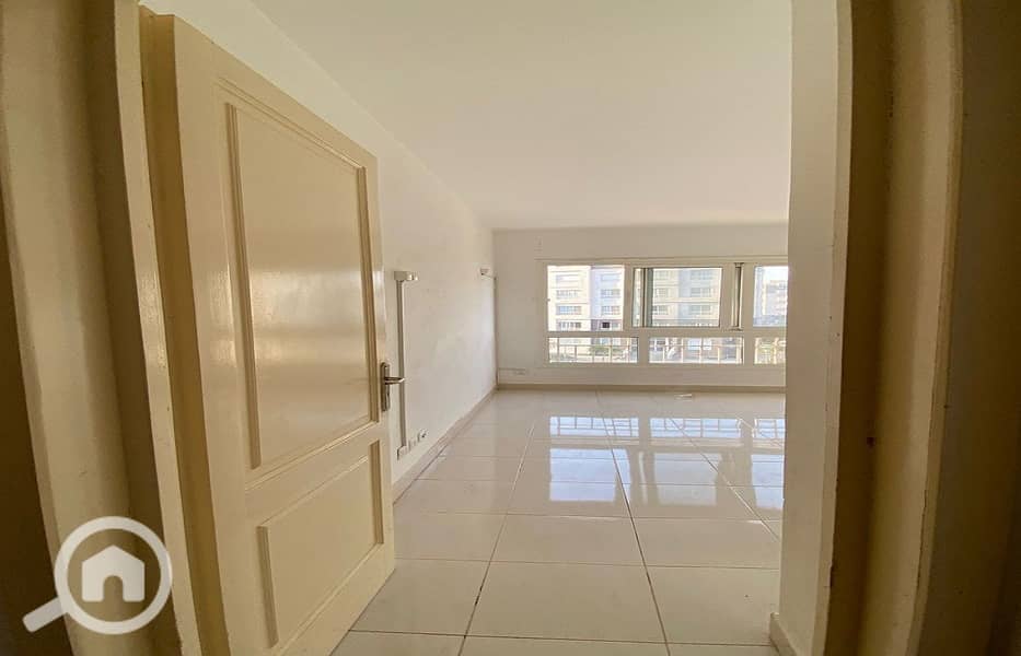 16 ea561284-3089-427a-bcc0-4d746996f74f. jpg