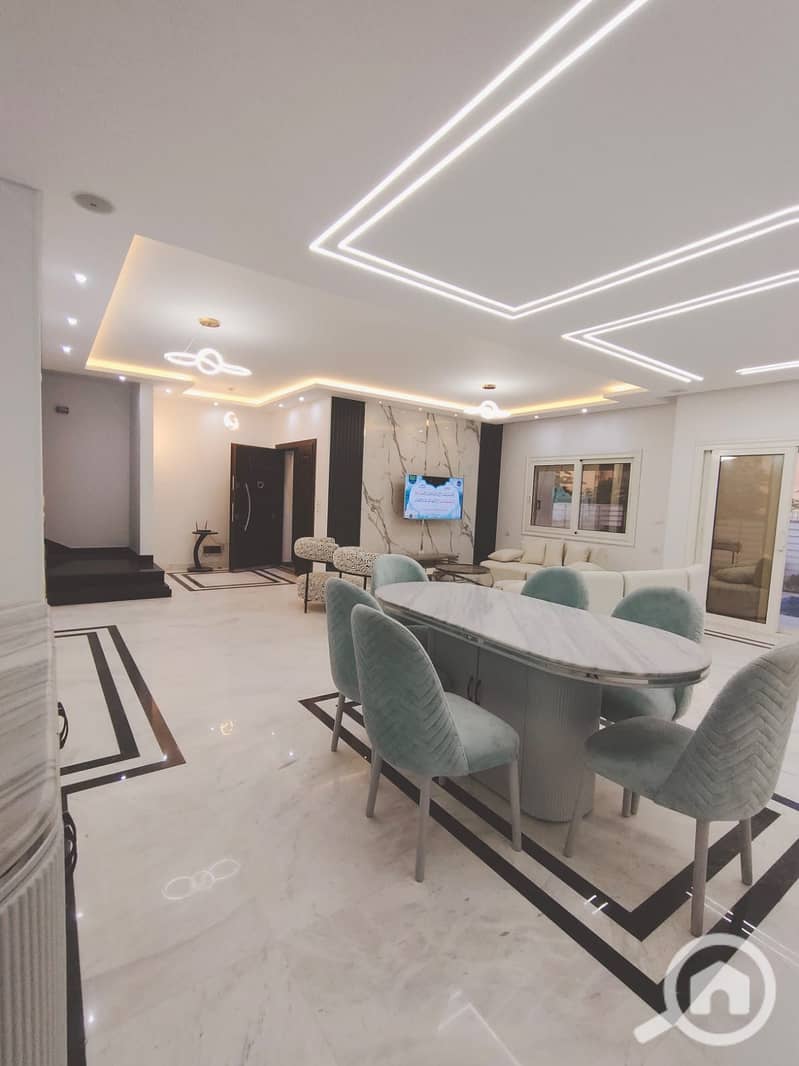 19 7188c85f-9069-49f7-bcac-2cf92c3f1d79. jpeg