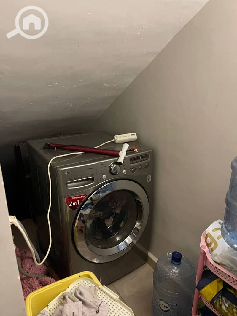 18 e795d4d0-f9d2-47b2-93c3-c3b47fabf015. jpeg