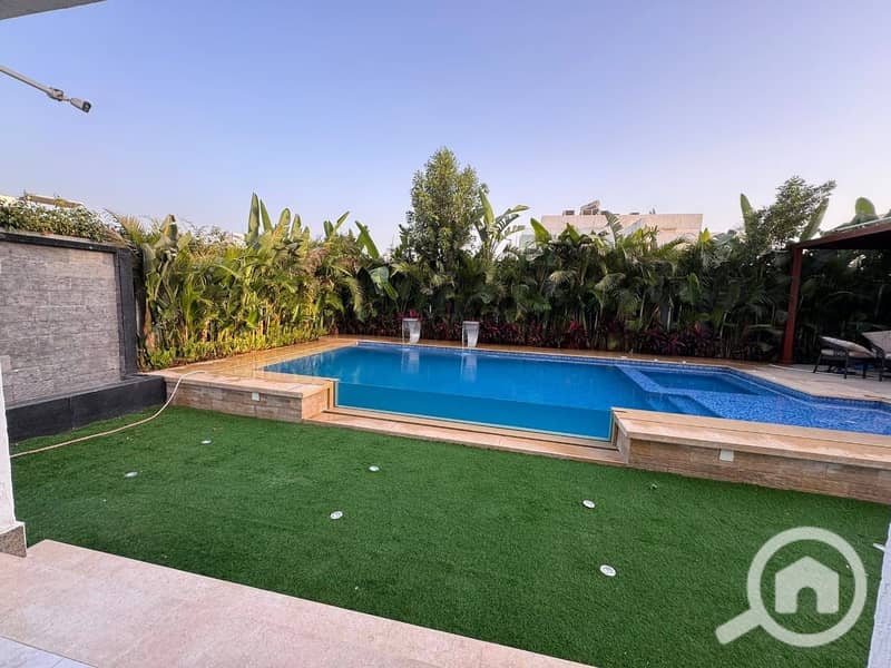 10 c8d2e7b6-31ac-427b-a1e8-bf5fc1fde99a. jpeg