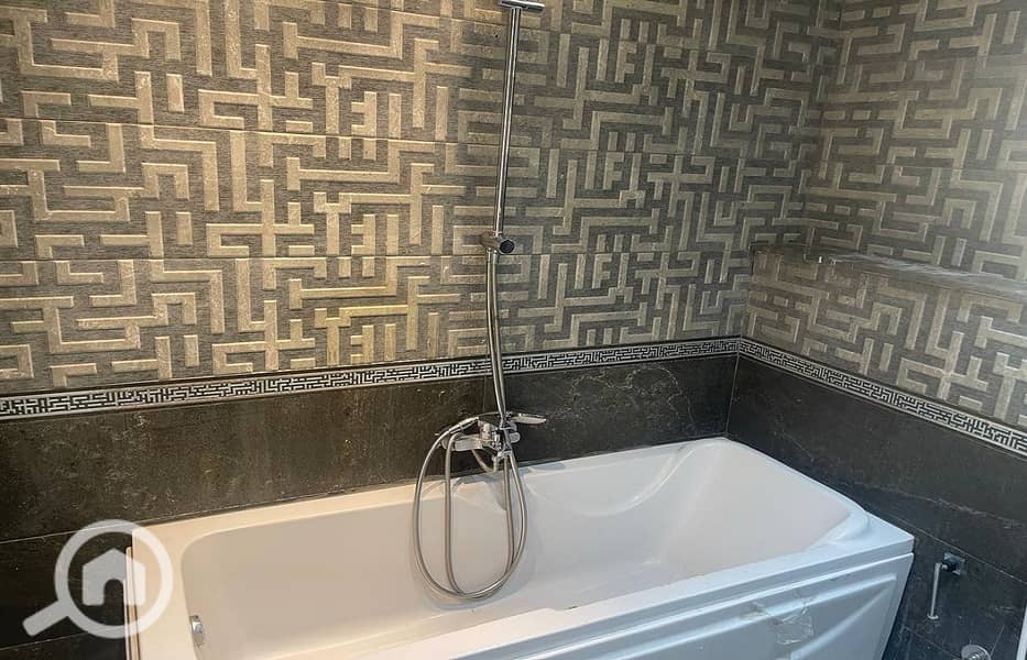 10 14158900-4fa4-4526-a09b-1b8248b59da3. jpg