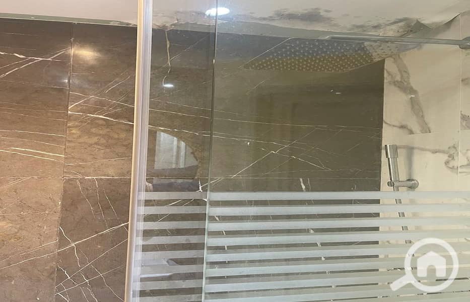 11 2c16c493-7652-47fe-bc2f-953e63dbc180. jpg