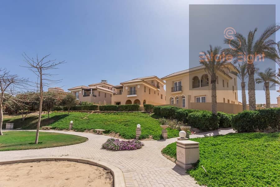 2 Hyde-Park-out-door. jpg