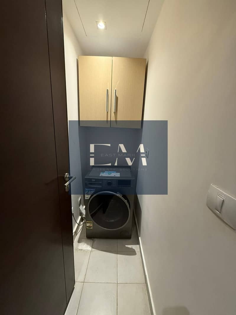 9 c93f4a2c-b6a4-42a3-8c6d-8387e9433933. jpg