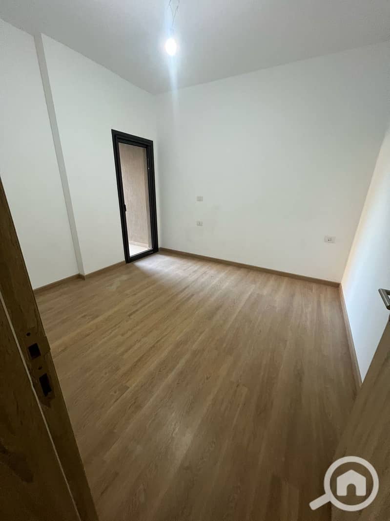 9 bcfcf452-c55d-4672-b3bf-f2b1ef8da579. jpg