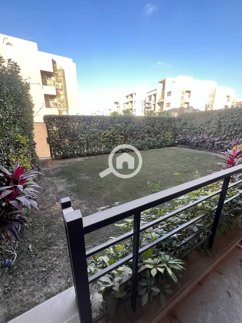 10 9352f076-781c-4c7a-870f-dff80c25996c. jpg