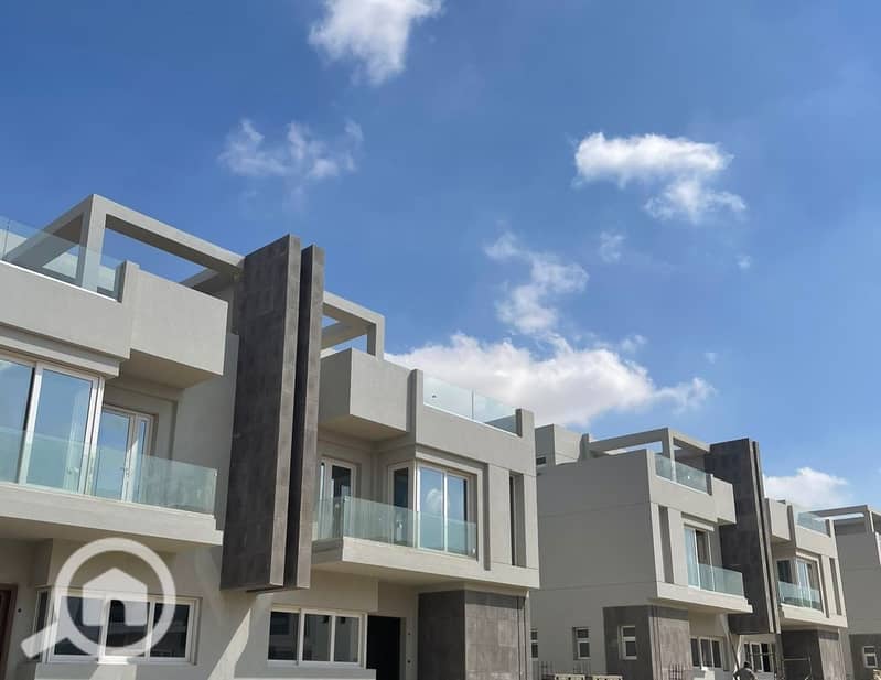 4 WhatsApp Image 2025-10-20 at 13.34. 13_d1062843. jpg