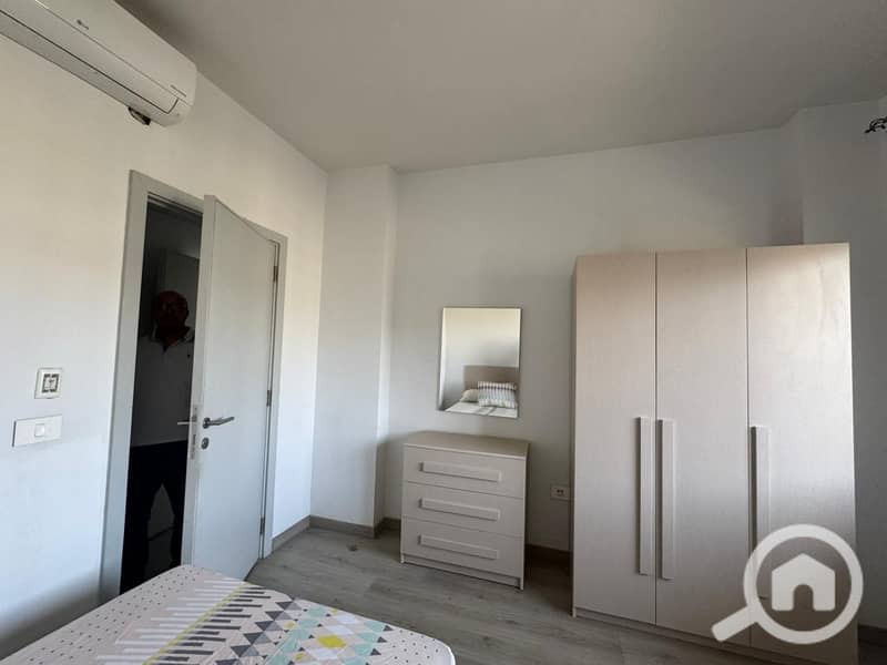 8 21dba0e8-b81a-4ae0-8d26-4ae81bc21c7c. jpeg