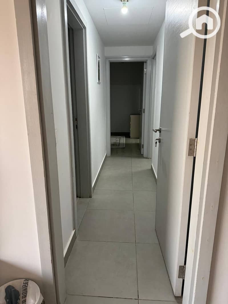 15 400fd0ef-f7f3-4c02-8f0b-9fe94d5693c6. jpeg