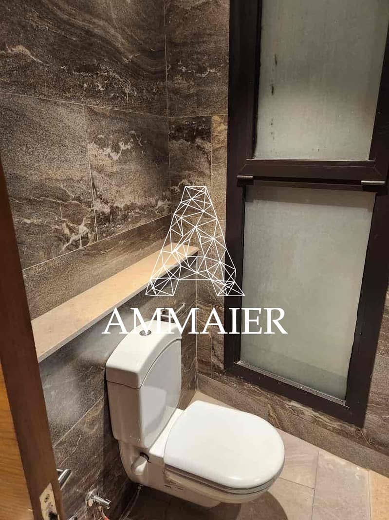 8 c44b9166-c294-4935-8d75-74fa501dec1a. jpg