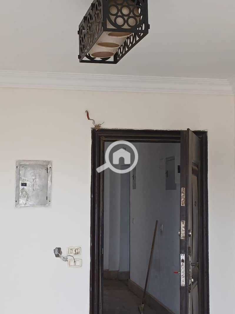 2 195e49fa-2fb0-48b4-a54d-76571ba30f68. jpg