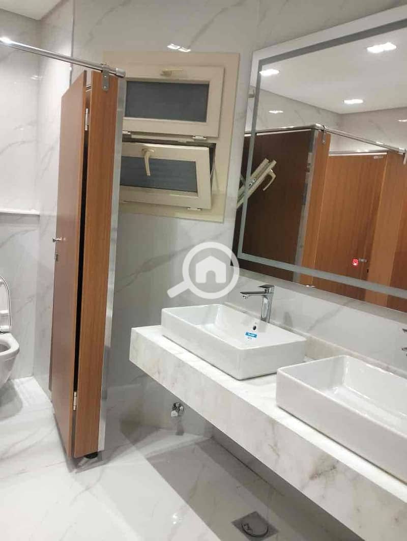 2 656c2e30-61f3-47d3-a5be-23881c3ef42d. jpg