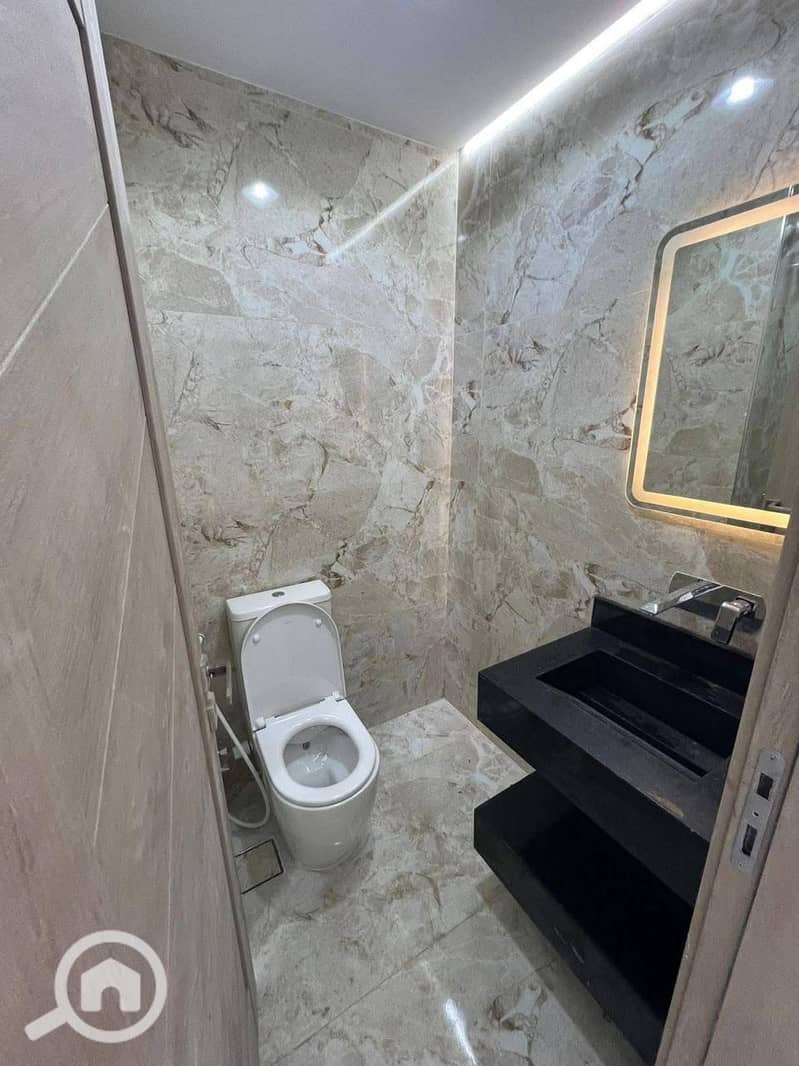 2 d5047a58-5d33-42f6-a189-8f4e4aff31ce. jpg