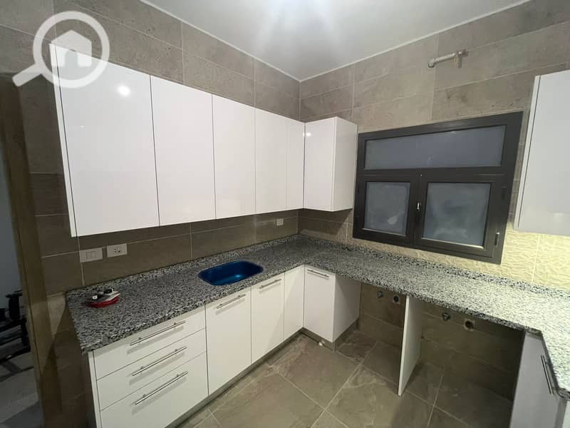 3 1abe4e37-ce94-482a-a18b-b1d8d5971746. jpg