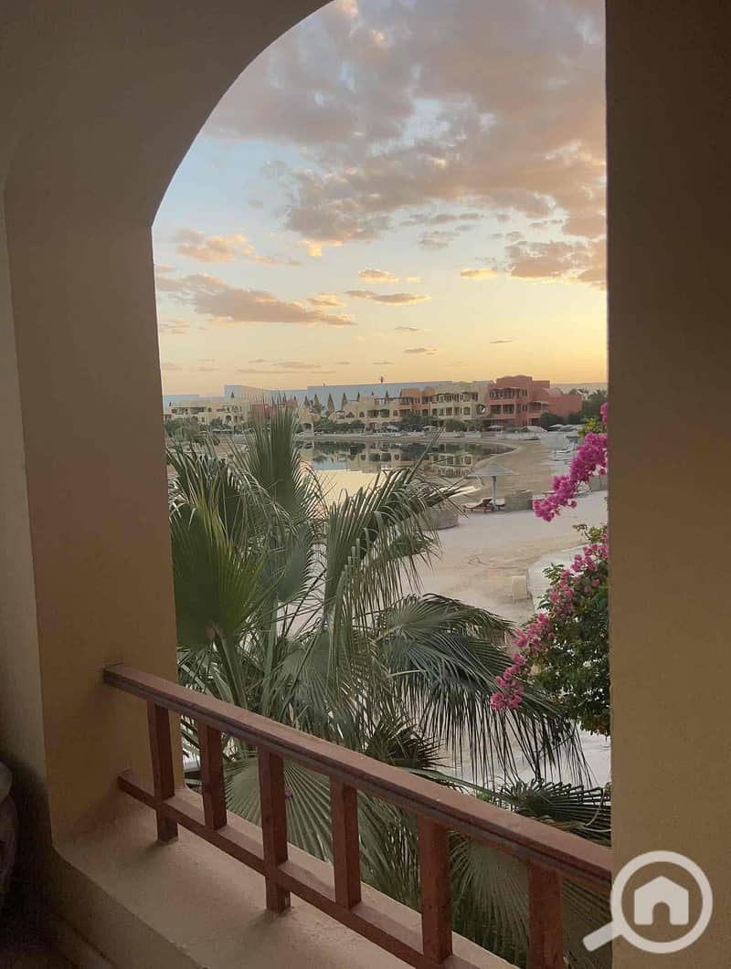 2 3c823c78-9c37-4584-839a-8275c7227a4b. jpg