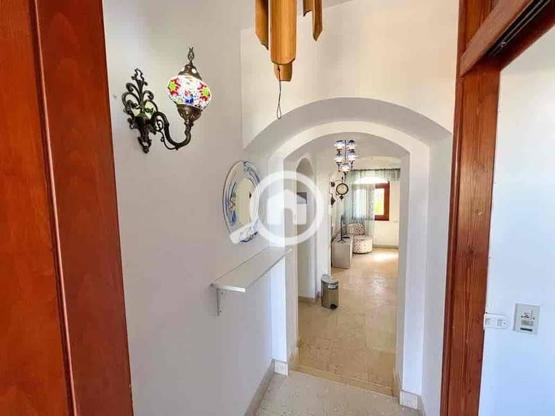 8 c1f5f350-ee55-4f56-88a0-33b635c1fb9d. jpg