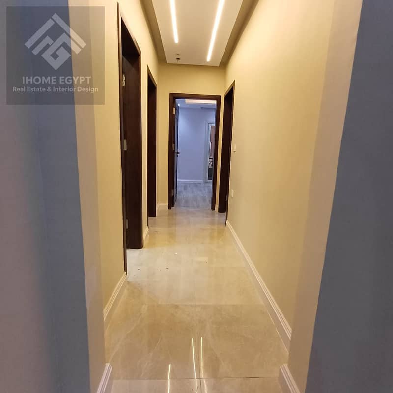 12 c59f28eb-262d-46da-9944-755160ba9084. jpg