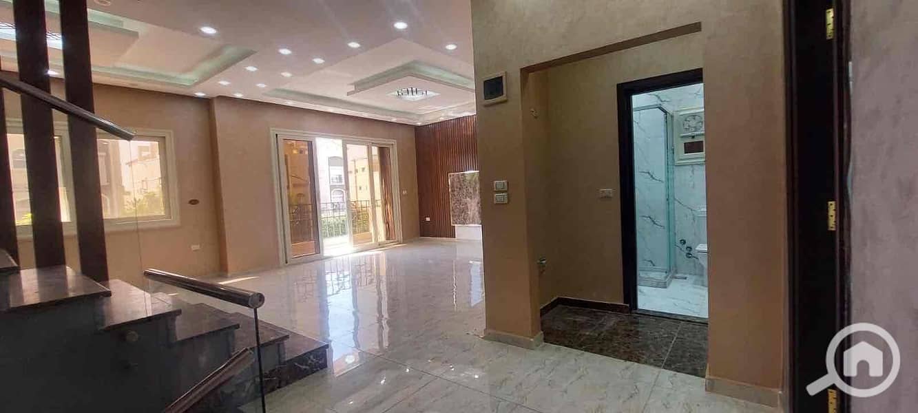 4 4aaa4d51-c276-45e6-8c85-1120605de6de. jpg