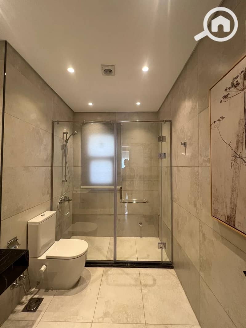 7 7c3432b9-65db-4cc1-a20b-4e2594366f48. jpg