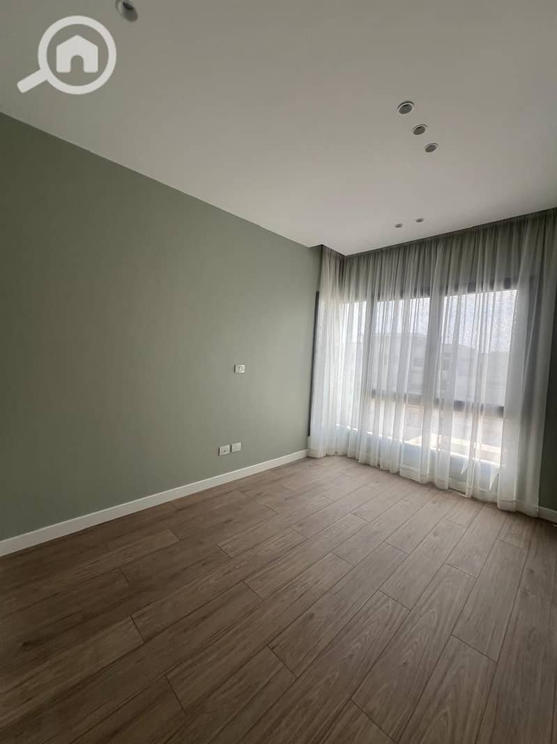 8 7e8d8b36-eaf5-4456-b0b1-e81194022591. jpg