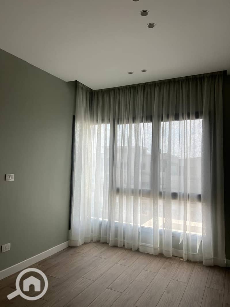 14 6611a252-34b9-4123-9e15-7177ba5d657b. jpg