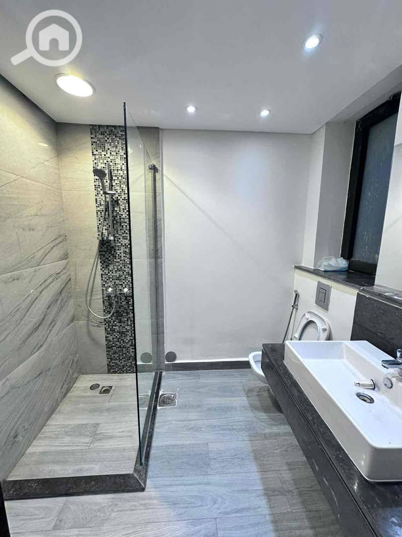 3 c11839f7-d3b3-435c-8e7b-89bad183a061. jpg