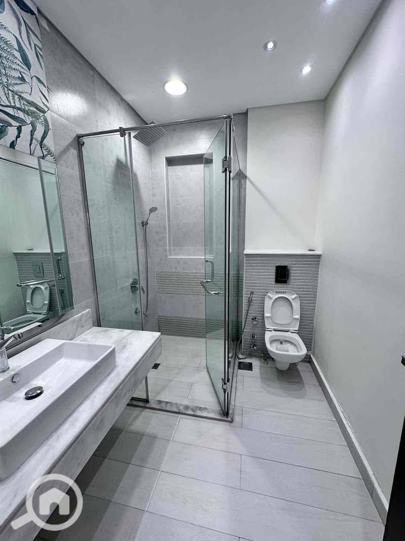 4 bb8d94d9-474e-4761-8951-a8322f3dedf1. jpg