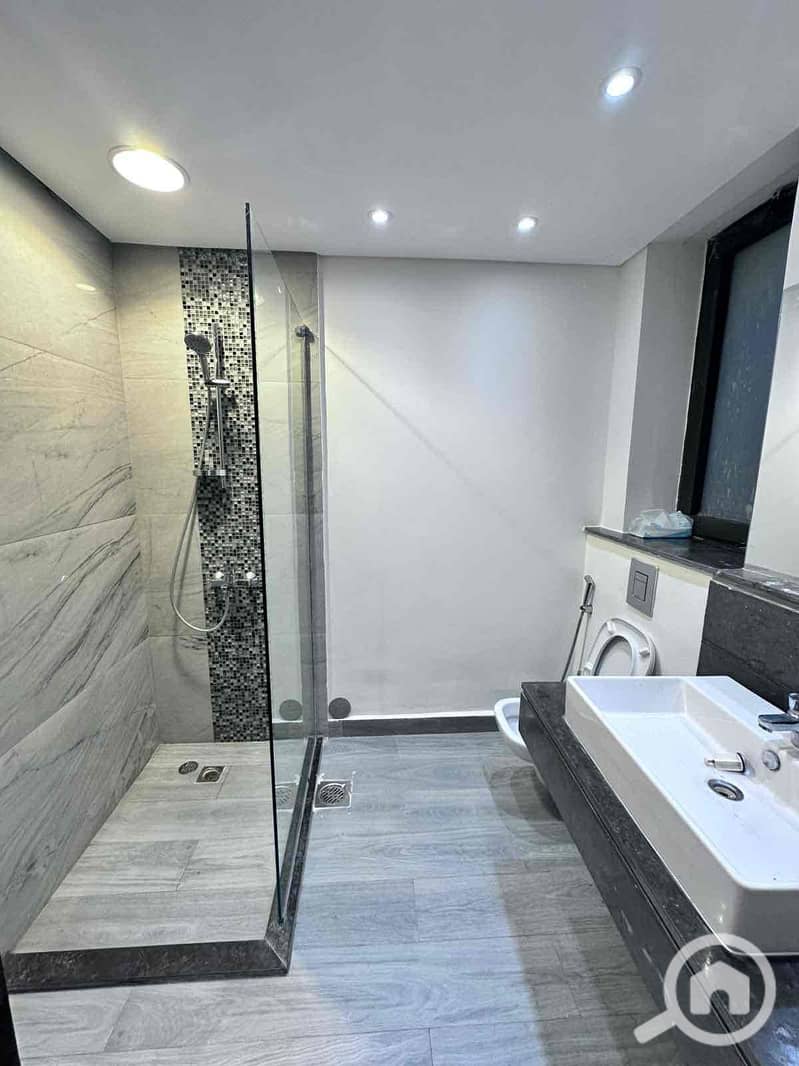 5 c11839f7-d3b3-435c-8e7b-89bad183a061. jpg