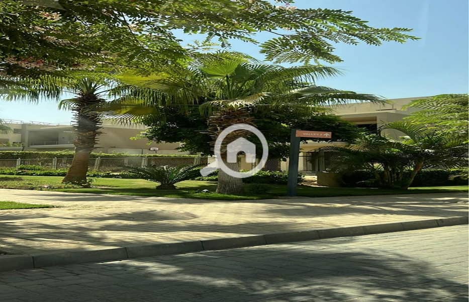 8 7f3c9d7f-0fa7-4367-828b-f3cc61f961b4_1400x900. jpg