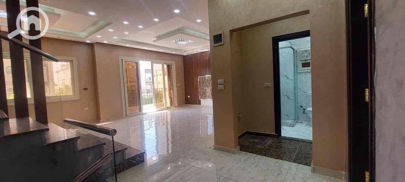 2 4aaa4d51-c276-45e6-8c85-1120605de6de. jpg