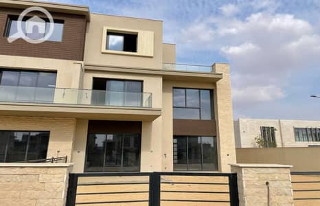 فیلا 4 غرف نوم للبيع في الشيخ زايد، الجيزة - 503744227_2748796938651555_3491375840732284907_n. jpg