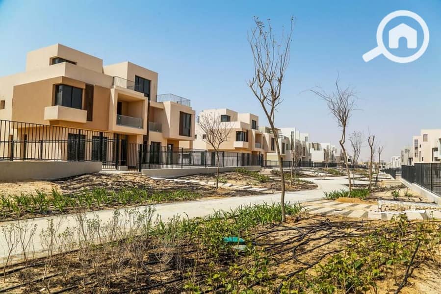 5 d05e7fb9-3e22-466f-83b7-c0c841005eda. jpg