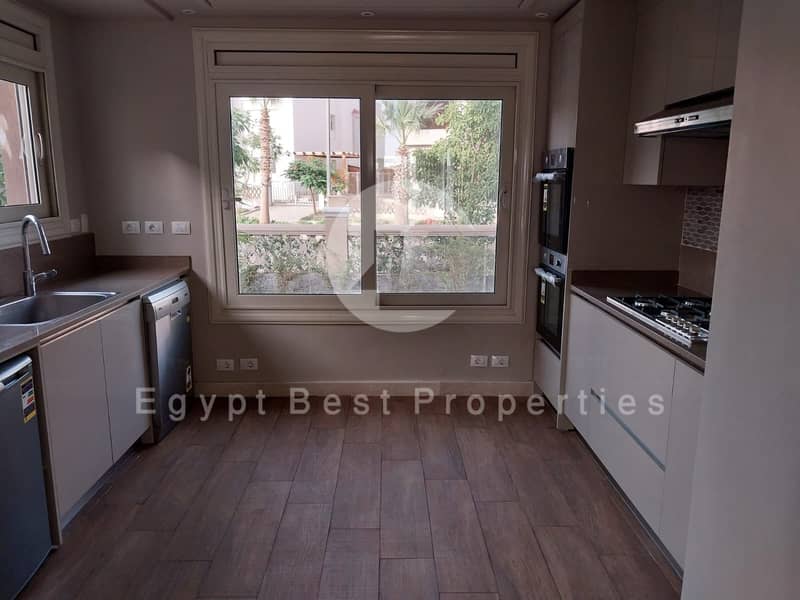 10 9e7dd8de-4654-4ae1-bfa8-ce53a424a972. jpeg