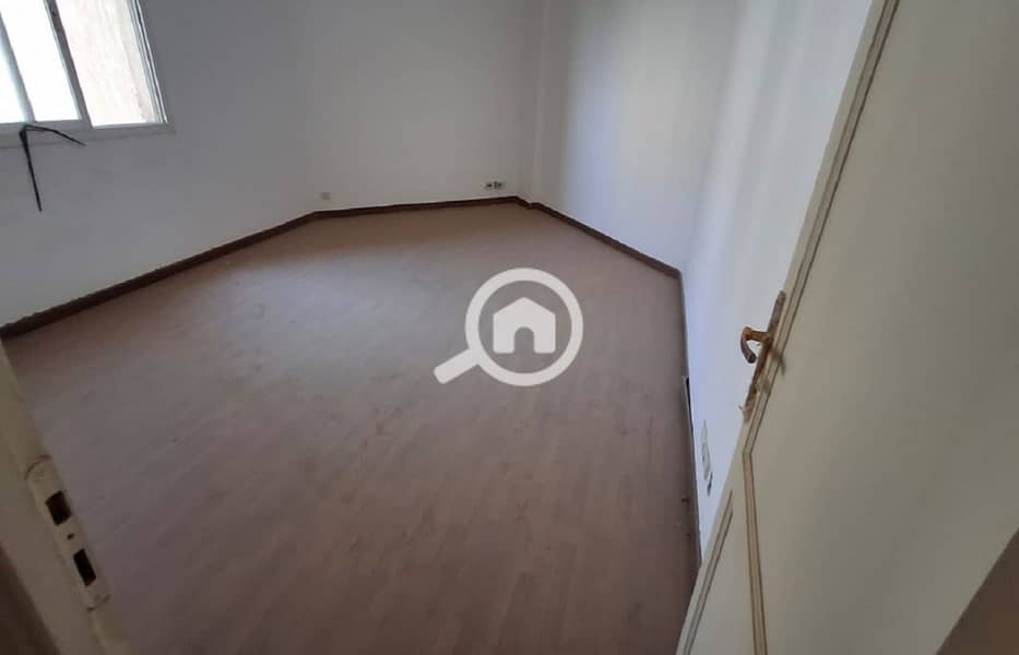 8 23ea44bc-f5da-4851-a5a6-b63094e41d7e. jpg